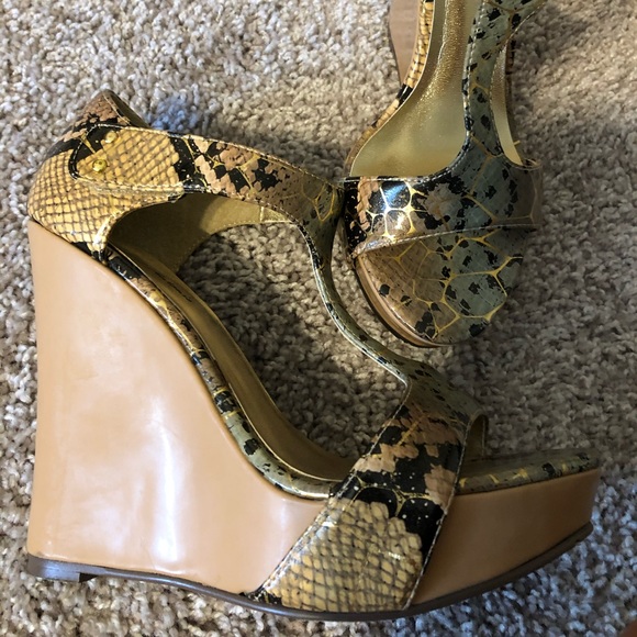 Michael Antonio Patent Leather Snakeskin Wedge - Picture 4 of 4